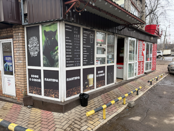 в тк рядом с рынком соловки сдам площадь 8 м.кв с отдельным входом Донецк