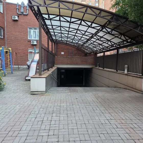 Продажа 5-комнатной квартиры в Ворошиловском районе, ул. Постышева, Новострой. Донецк