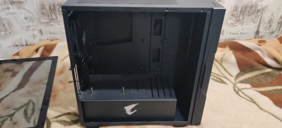 Aorus C300 Glass Макеевка