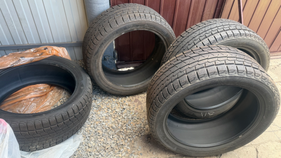 Продам комплект зимней резины, YOKOHAMA 275/45 R21 , цена 40 тыс.руб. Снежное