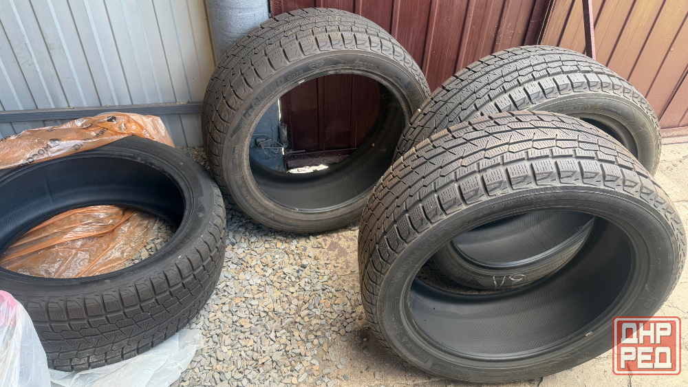 Продам комплект зимней резины, YOKOHAMA 275/45 R21 , цена 40 тыс.руб. Снежное - изображение 2