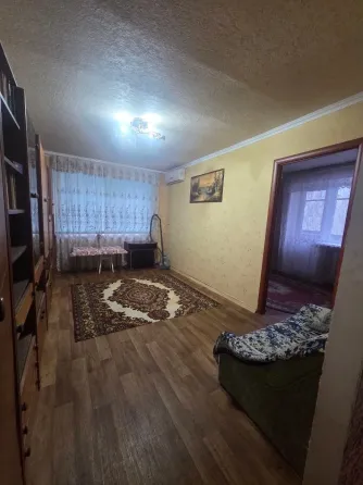 Срочно 2к.кв. Макеевка, б. 8-го сентября магазин Амбар Макеевка