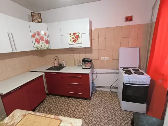 Продам крупногабаритную 2-х к квартиру,, Гвардейка, 12-й магазин, ул. Репина. Макеевка