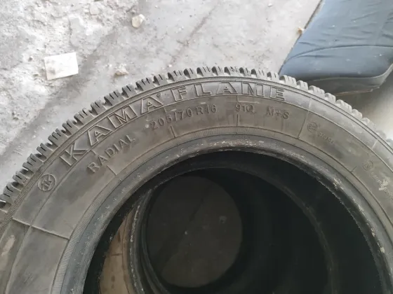 Продам новый комплект зимней резины Донецк