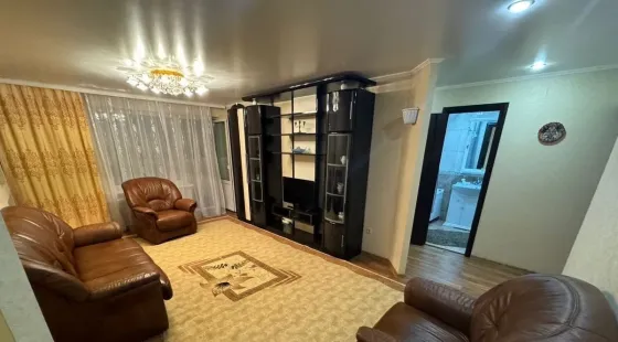 Сдаю трехкомнатную квартиру 60.0 м² Петровский район Донецк