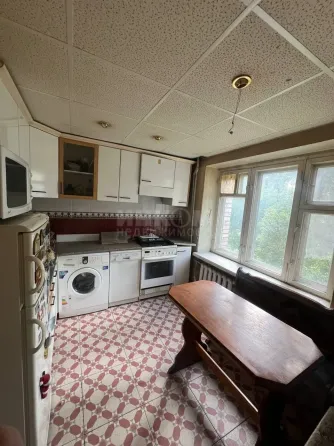 Продам 3к ул. Градусова 8 Луганск