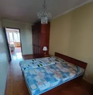 Продам 3 комнатную квартиру цирк Донецк