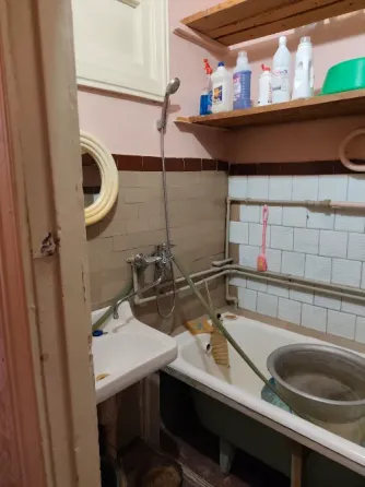 Продам 2-х комнатную квартиру в Пролетарском районе ( Сталинка). Донецк