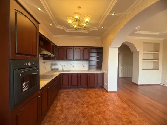 Продам отличную 3к. кв новострой жк Центральный Донецк