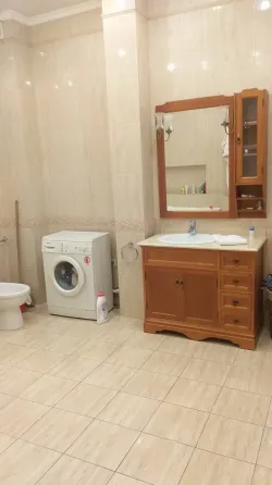 Сдаётся трёх комнатная квартира Замковый Донецк