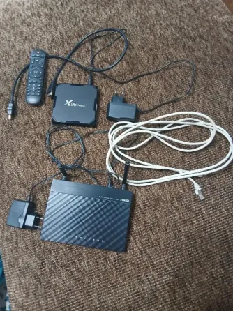 Продам приставку Iptv х96 мах+ и роутер Макеевка