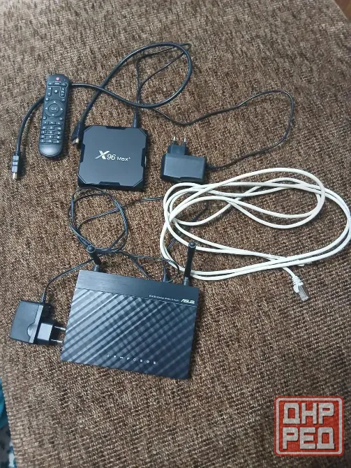Продам приставку Iptv х96 мах+ и роутер Макеевка - изображение 1