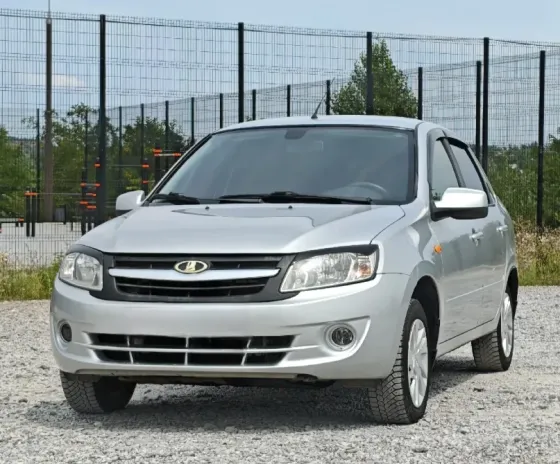 LADA Granta 1.6 AT, 2013, 111 000 км Донецк