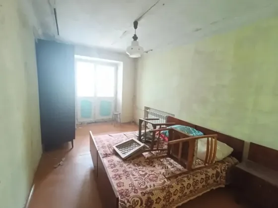 Продам 3-х комнатную квартиру в г. Зугрэс, ул. Корниенко Зугрэс