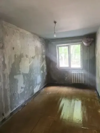 Продам 2 комнатную квартиру с не законченным ремонтом Донецк