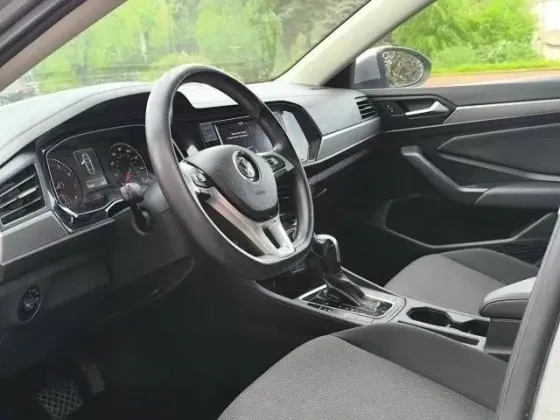 Продам Volkswagen Jetta в идеальном состоянии Енакиево