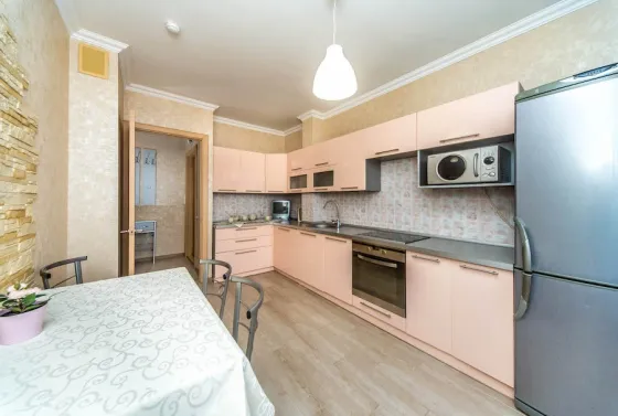 Сдаётся 3-х комнатная квартира в Буденновском районе, улица 230-й Стрелковой Дивизии, 29 Донецк