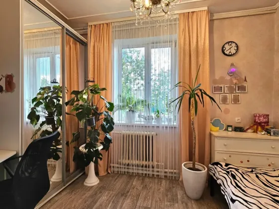 Продам благоустроенную квартиру на земле Торез