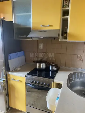 Продам 1к 50-лет Обороны Луганска 15а Обл. Больница Луганск