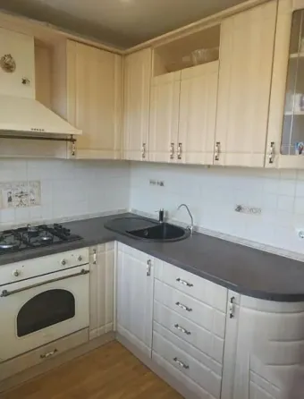 3-комнатная квартира,6/9,70м2,Ворошиловский р-н,Крытый рынок.Цена 10млн Донецк