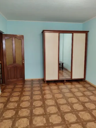Срочно продам 1-но комнатную квартиру в Ленинском районе ( Голубой -1) Донецк