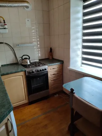 Срочно продам 2-х комнатную квартиру на площади Буденного ( ул. Октября) Донецк
