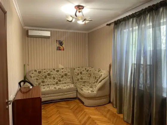 Продается 2-комнатная квартира в Приморском районе Мариуполь