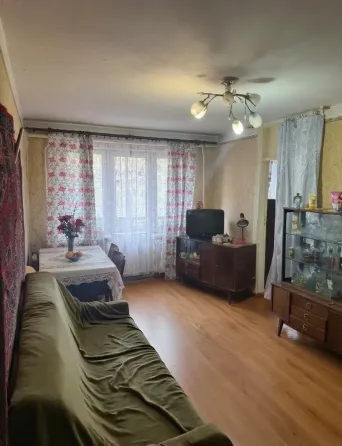 Продается 3-хкомнатная квартира в Калининском районе! ул.50 гвардейской дивизии ! Донецк