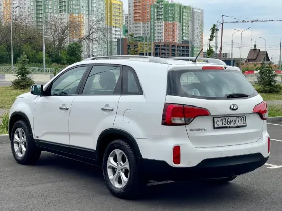 Шикарный Kia Sorento на механике Донецк