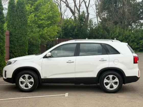 Шикарный Kia Sorento на механике Донецк