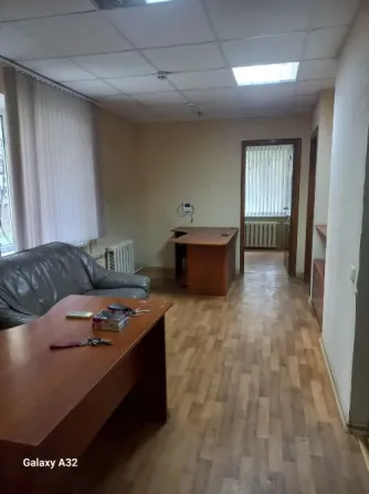 Продам 3-х комн. квартиру - офис Донецк