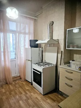 Продам 3 комнатную Сталинку 70 кв.м. Макеевка