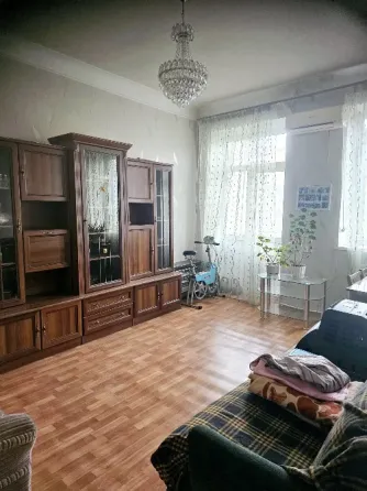 Продам 3 комнатную Сталинку 70 кв.м. Макеевка