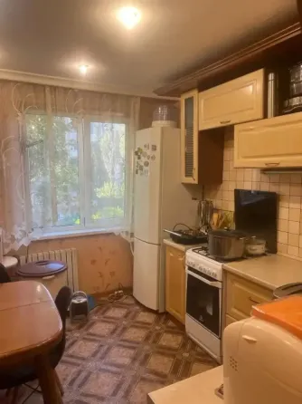 Продается 3 ком ориентир пл Бакинских Комиссаров Донецк