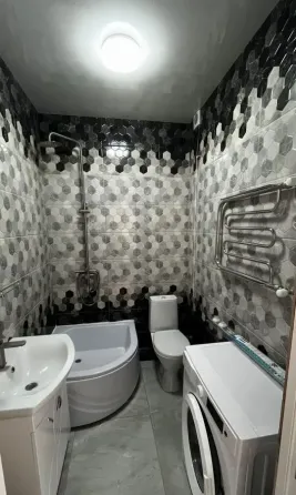 сдаю однокомнатную квартиру 37.0 м² этаж 4/10 в ворошиловском районе, ориентир динамо Донецк