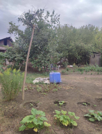 Продажа дома с большим участком в Ленинском районе Донецк