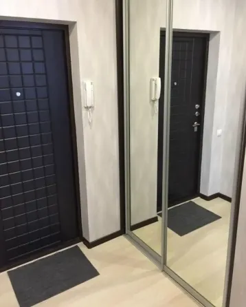 сдам 1 к квартиру в ленинском районе рядом магазин школа садик рынок супермаркет. Донецк