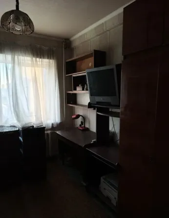 Продается 3-комнатная квартира в Калининском районе Донецка. На проспекте Ильича, магазин грузия Донецк