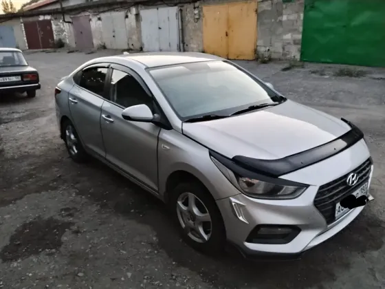 Продам Hyundai Solaris Донецк