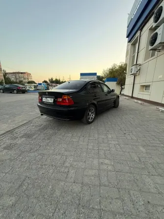 Продам BMW 3 Series. Гаражное хранение! Два комплекта резины на дисках Донецк