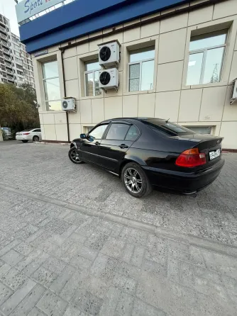 Продам BMW 3 Series. Гаражное хранение! Два комплекта резины на дисках Донецк