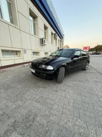 Продам BMW 3 Series. Гаражное хранение! Два комплекта резины на дисках Донецк