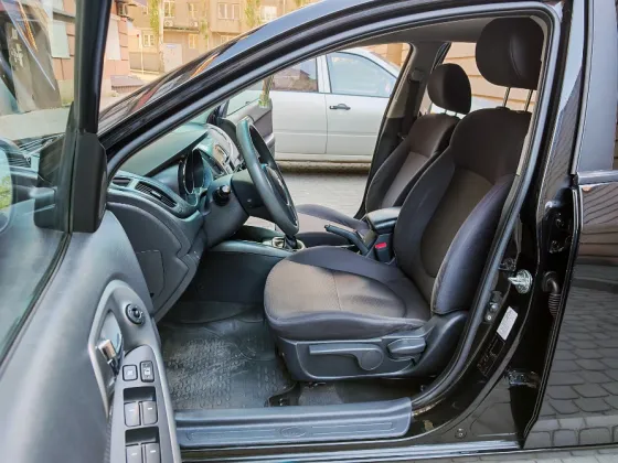 2013 Kia Cerato 1.6 Донецк