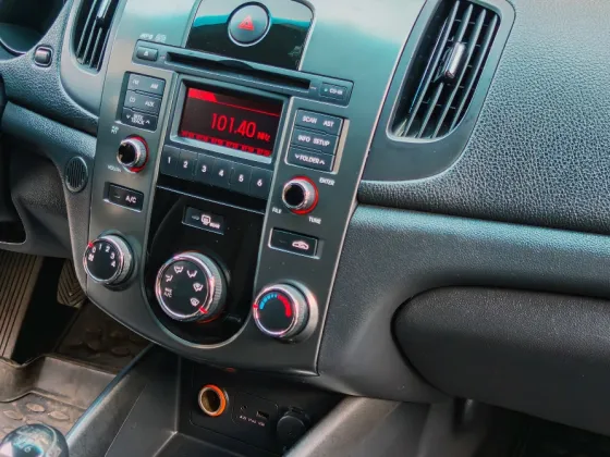 2013 Kia Cerato 1.6 Донецк