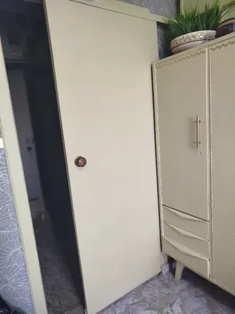 Отдам дверные полотна Донецк