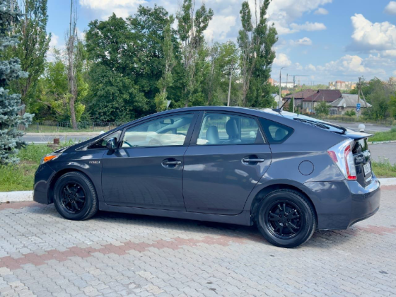 Toyota Prius 2015г.в. Донецк