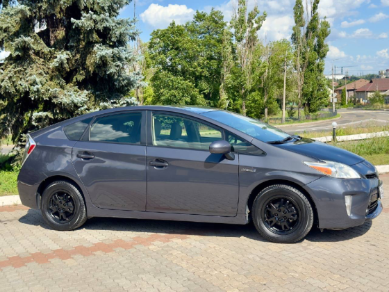 Toyota Prius 2015г.в. Донецк