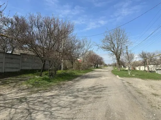 Двухэтажный дом в Ленинском р-не, Донецк