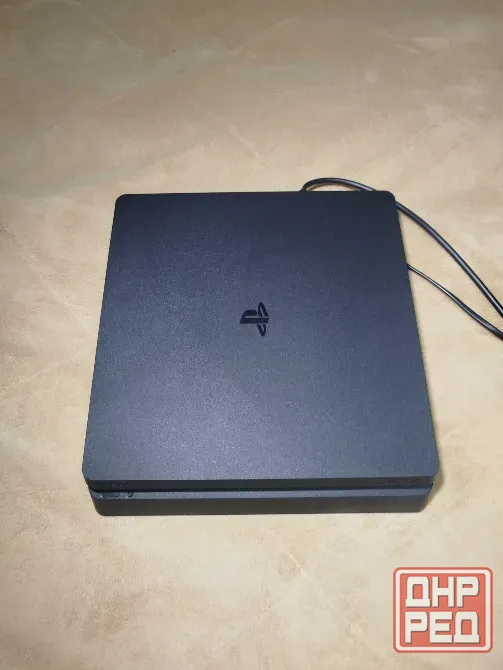 Продам PS4 Slim 1TB + 3 игры на диске Макеевка - изображение 3