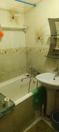 Продам 3х комн крупногабаритную квартиру , Бакинских комиссаров Донецк